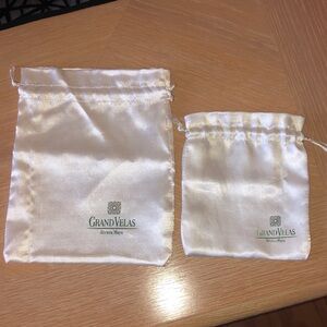 Cream Satin drawstring Pouch Set